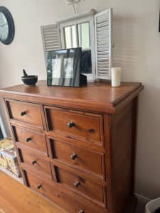 Solid oak bedroom cabinet
