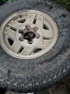 Factory Toyota surf/hilux rims with 31 tyres 