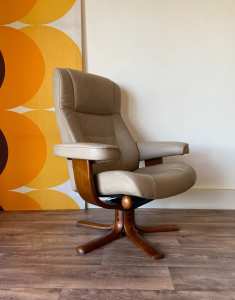 Nordic Leather Swivel Lounge Armchair by IMG of Norway
