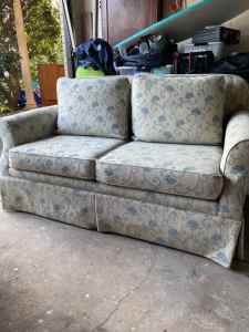 2 Free lounges in good condition