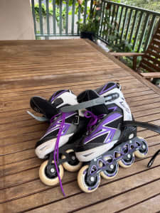 Kids adjustable roller blades.Size 3-6