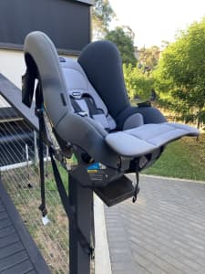 Britax Conv Car Seat to age 4 FREE stroller USED 3 times! $190