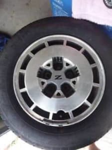 300zx Factory wheels with good tyres!