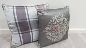 Perfect condition beautiful cushions $5 for both 