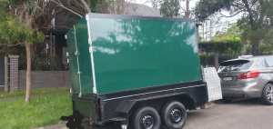 Enclosed deluxe trailer 9×5 for urgent sale 