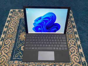 i5 8th Microsoft Surface Pro 6 with 8 GB Ram 128 SSD