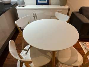 Small round (900mm) white table and 4 chairs
