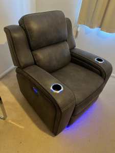 Near new Electric Recliner Chair