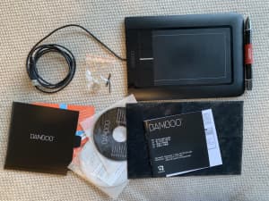 Wacom Bamboo Touch CTH-460 Drawing Tablet, CD, Stylus Pen