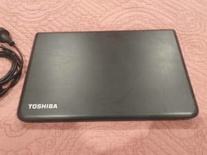 Laptop Toshiba 15 inch touch screen