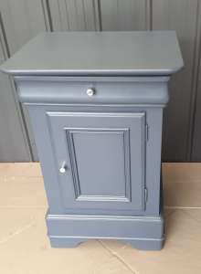 Wanted: grey lounge room lamp cupboard or bedside table