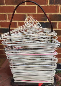 CLOTHES / COAT HANGERS x 100 WITH STORAGE STAND
