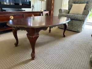 Antique Coffee Table - Queen Anne
