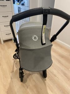 Bugaboo bee 5 pram with all black chaise and grey extended hood 