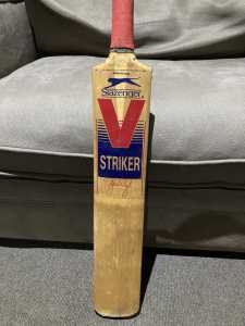 Slazenger V Striker Cricket Bat. S/H