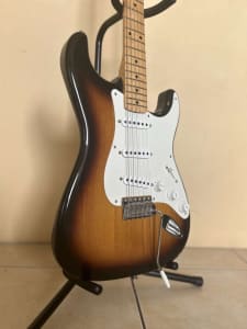 Fender 57’ Strat, custom shop specs and relic job