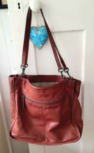 TAN LEATHER HANDBAG (large) by AMERICAN LEATHER CO