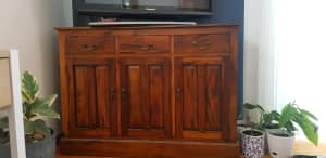 Solid wood Buffet / sideboard with lockable cupboards. 