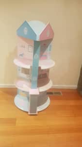 Doll house with 3 levels