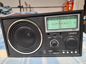 RADIO with USB, SD, TF Outlets great condition LENOX