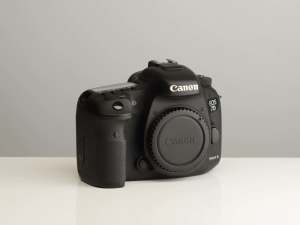 Canon Eos 7D Mark II Digital SLR Camera in Excellent condition