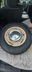 Ford 13 older style rims & tyres ,
