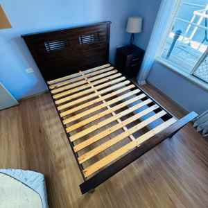 Double bed frame D4423 medang solid timber (delivery for extra) Used