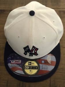 New Era NY Yankees White 5950 Fitted Hat Size 7 1/8 new with tags