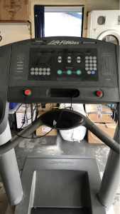 life fitness t9i treadmill
