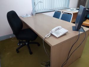 DESK, PREMIUM SOLID WOOD, PERFECT CONDITION, FREE OFFICE CHAIR
