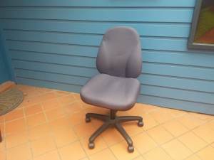 Office chair. Adjustable height. Excellent condition.$10