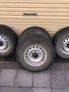 Wheel and tyres