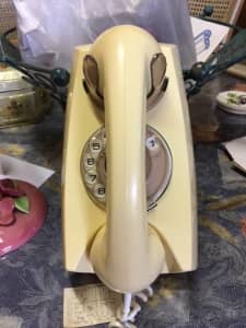 Vintage Cream Wall Hanging Rotary Telephone