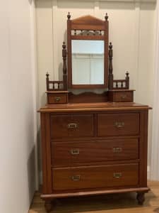 Beautiful Edwardian chest of drawers with tall mirror