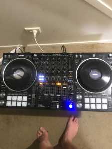 Pioneer DDJ 1000srt Mint Condition with Add Ons