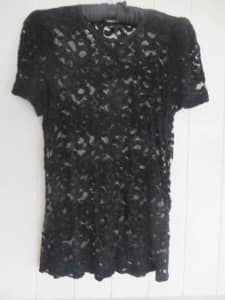 CUE BLACK-LACE STRETCH TOP with SHORT SLEEVES S. 14 (will fit S12-14)