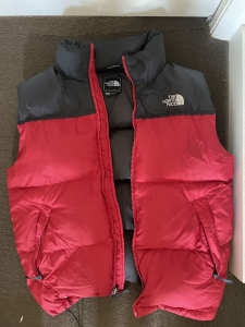 North Face vintage puffer jacket sleeveless red and black size M