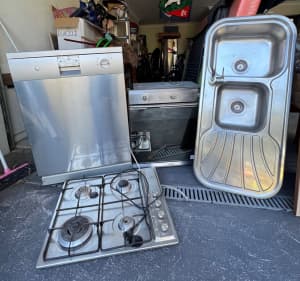 The lot! Dishwasher, oven, stove, double sink