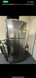 Lg fridge in excellent condition