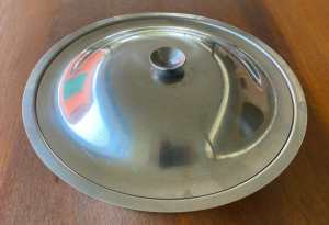 Vintage Stainless Steel heavy gauge bowl with lid, 2 litres - VGC