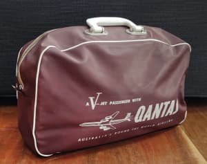Vintage Qantas V-Jet Cabin Bag from the 1960s - Very Good Condition