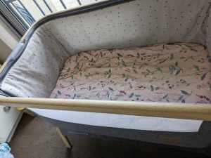 Baby Bedside Sleeper in great condition