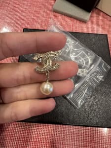 Classic Chanel design pearl earrings
