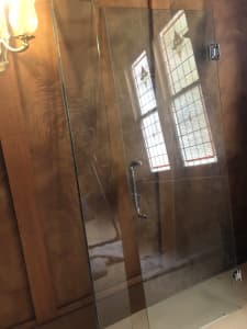 Shower screen with hinges etc