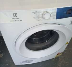 ELECTROLUX DRYER 5 kg - Serviced with warranty deliver afterpay