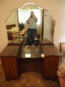 163cm Vintage Mirrored Vanity Dresser. Good Condition. Carlingford.