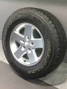 JEEP WRANGLER 17" GENUINE ALLOY WHEELS AND TYRES