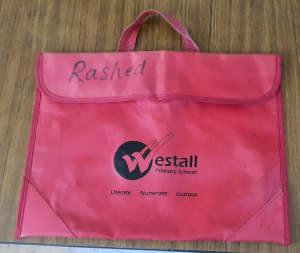 Red Westall Primary School carry bag, good condition, CLAYTON pickup