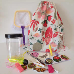 Girls Bug Catcher insect KIT & BAG Magnifying Glass torch toys