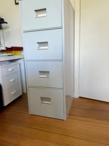 4-drawer Filing cabinet